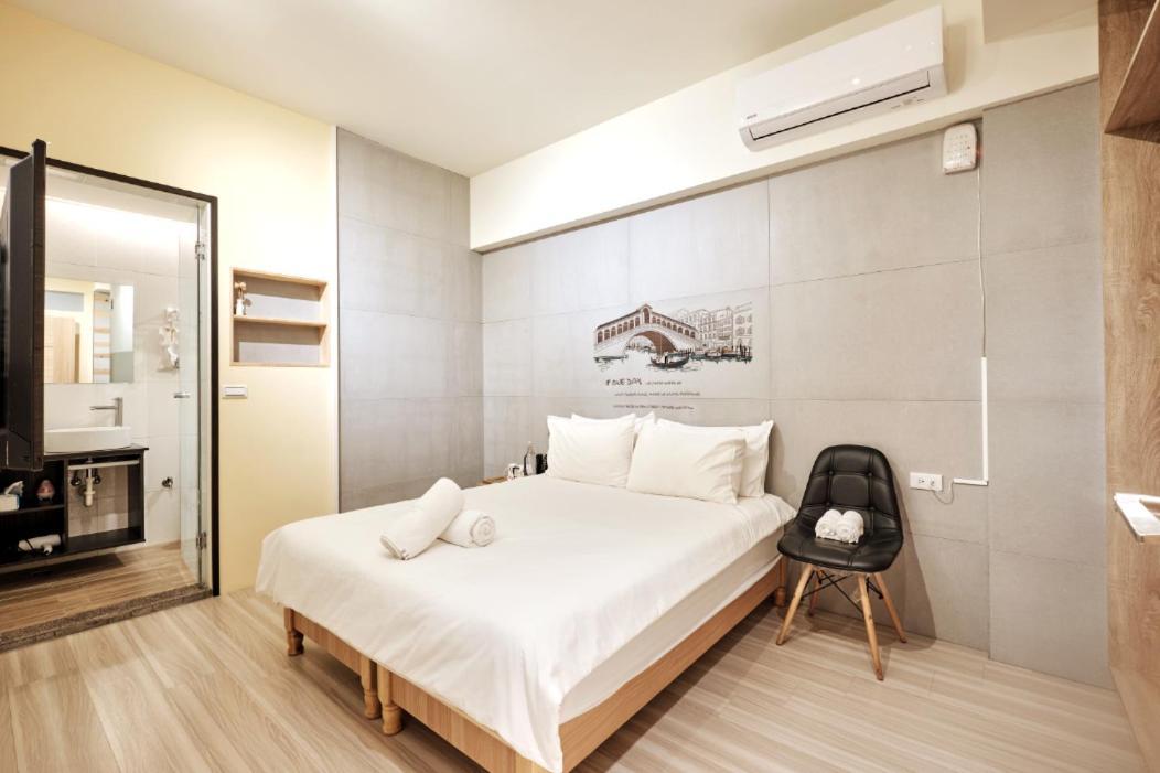 小黑琵416輕旅 Little Happy Hostel Tainan Exterior photo